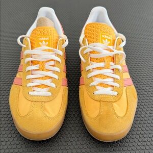 Adidas Gazelle Rare Color, Yellow Gold / Pink Stripes. Purchased Adidas Madrid